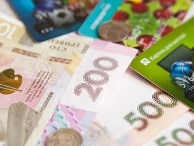 Нові карткові ліміти: як це вплинуло на українців