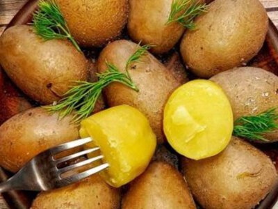 Картопля в мундирі, як у бабусі: простий рецепт із секретом