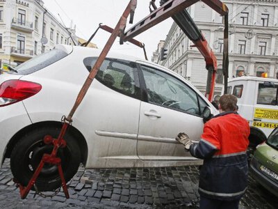 Три способи, як уникнути евакуації авто: секрети від патрульного