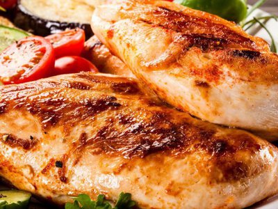 Соковита куряча грудинка, яка не набридає — покроковий рецепт