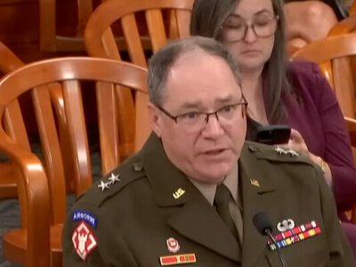 Громадяни Китаю активно збирають інформацію на військових базах США (ВІДЕО)