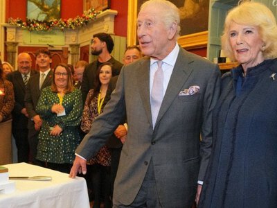 Король Чарльз повторив екстравагантний вчинок своєї матері королеви Єлизавети