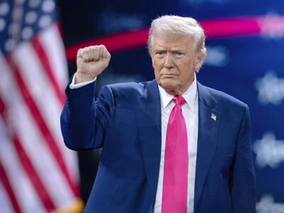 Трамп вимагає звільнити телеведучого NBC, який заявив про падіння його рейтингу через Епштейна