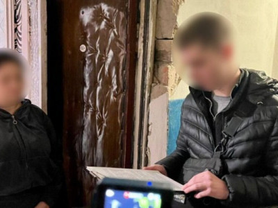 Зрадниця встановила камеру поблизу військового об'єкта та передавала росіянам дані про ЗСУ