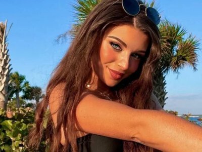 Загадкова красуня в купальнику вразила мережу