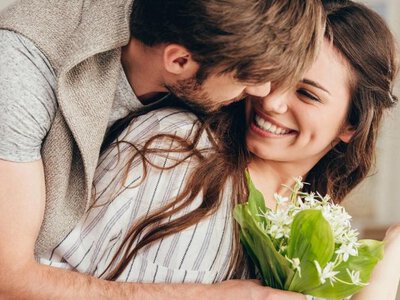 Як поводить себе закоханий чоловік: зверніть увагу на ці знаки