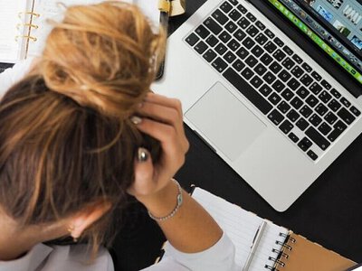 На яку зарплату можуть погодитися українці, які шукають роботу