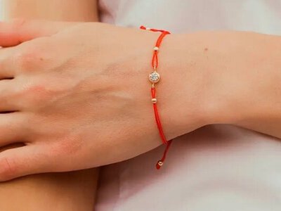 Чи можна носити червону нитку: думка священника та прихована небезпека