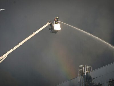 Пожежу на складах у Львові загасили через добу після російської атаки