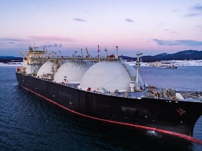 Індія припинила імпорт російської нафти через санкції США