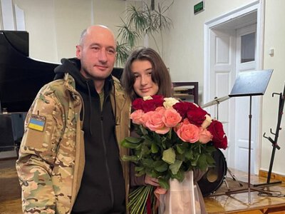 Зворушливі кадри: тато-військовий побачив донечку після 2 років розлуки