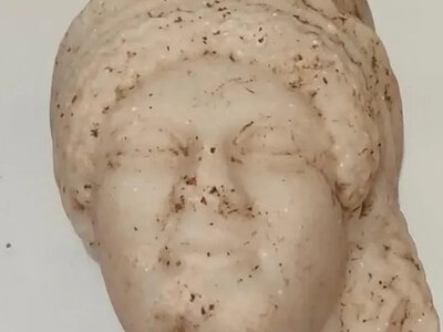 У стародавньому Карфагені археологи знайшли унікальну мармурову маску IV століття до н. е. (ФОТО)