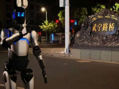 Робот-гуманоїд встановив рекорд Гіннеса, подолавши 106 кілометрів