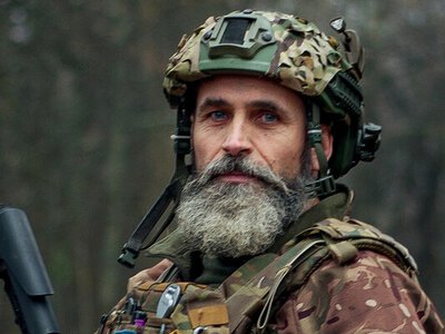 Столяр з власним YouTube-каналом створив майстерню боєприпасів до дронів