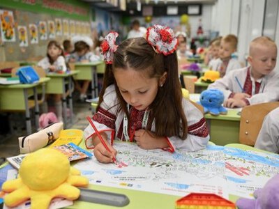 Міносвіти пропонує школам змінити зимовий графік через можливі відключення світла