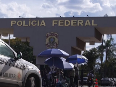 Колишній президент Бразилії Болсонару заарештований за підозрою в підготовці втечі (ВІДЕО)