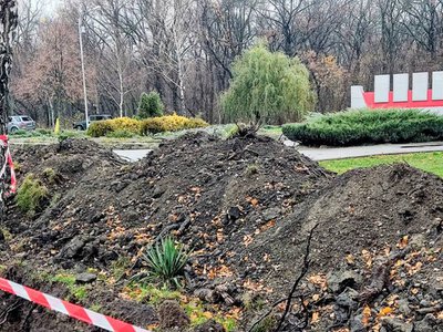 Що за “окопи” з’явилися у парку Перемоги у Запоріжжі? (фото, відео)