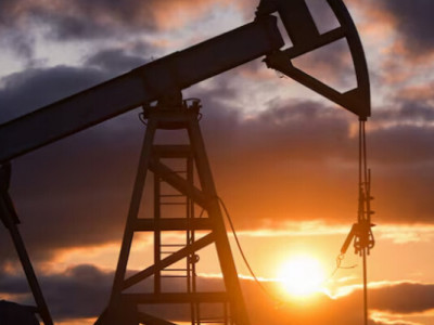 Нафта продовжує дешевшати на тлі перемовин України і США