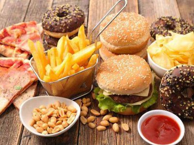 П’ять продуктів, яких краще уникати після 50