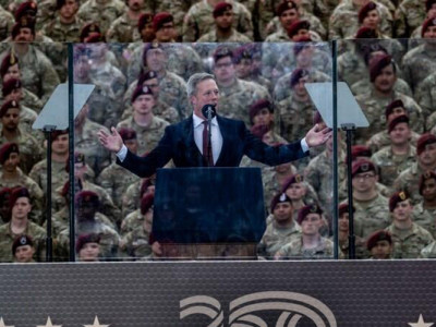 Міністр армії США прибув до ОАЕ для таємних переговорів із РФ – CBS News