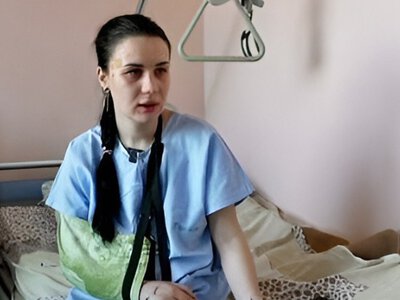 Нам довелося просто йти по тілах: історія 30-річної жінки, яка пережила удар по Тернополю