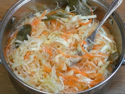 Просто бомбезна капусточка! Готувала вчора, а вранці вже можна їсти