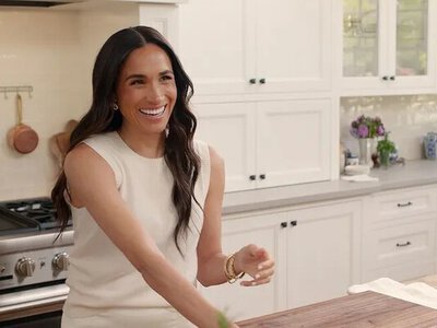 Меган Маркл звинуватили в крадіжці сукні за $1700: як вона відреагувала на закиди