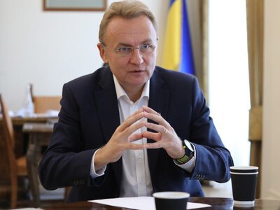 Гроші Садового: яку зарплату отримав мер Львова та його заступники