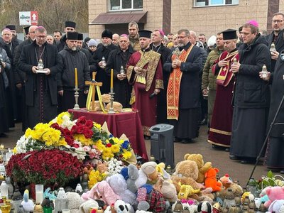 На місці ракетного обстрілу у Тернополі молилися Патріарх та Папський нунцій
