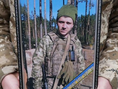 Україна попрощалася з військовим Олегом Близнюком