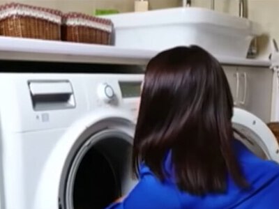 Запах ніби не прали: 5 причин, чому одяг з машини має сморід