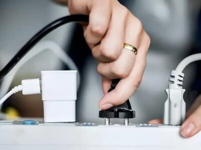 ДТЕК закликає мешканців не вмикати прилади одразу після відновлення світла