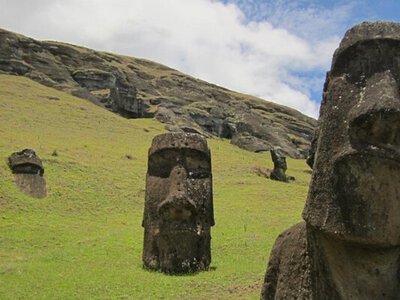 Велетенські статуї острова Пасхи зробили зовсім не так, як досі вважалося, - вчені