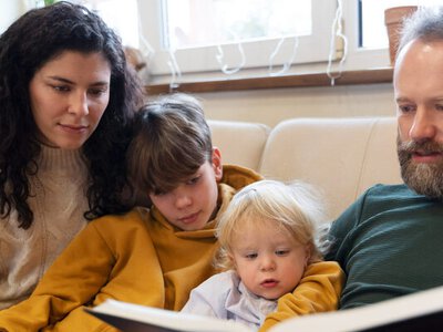 Чому сімʼї, що читають разом, щасливіші? Відповідь здивує