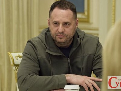 Єрмак заявив, що йде на фронт, бо «не хоче створювати проблем для Зеленського»