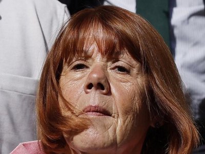 Чоловік, якого у Франції засудили за організацію масових зґвалтувань дружини, хоче видати книжку з його версією подій