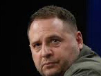 Єрмак заявив, що йде на фронт і що він чесна та порядна людина