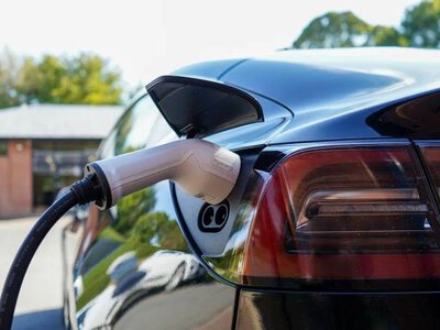 Майже 98% нових автомобілів у Норвегії в листопаді були повністю електричними