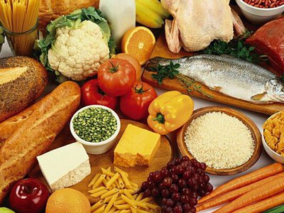 Ціни на молочні продукти падають: українцям обіцяють знижки, але є нюанс