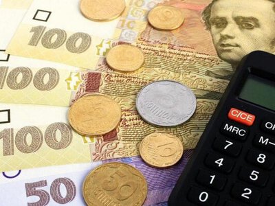 Частина пенсіонерів почала одержувати дві виплати на місяць: відома причина 