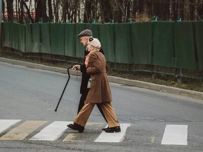 Фізична активність у середньому та похилому віці знижує ризик деменції