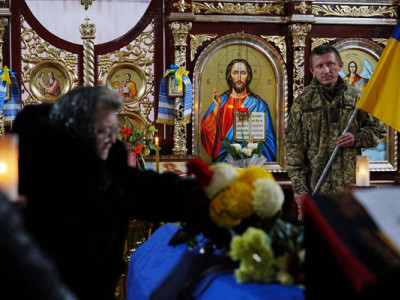 У Перечині перепоховали полеглого 22-річного воїна Ярослава Токаря