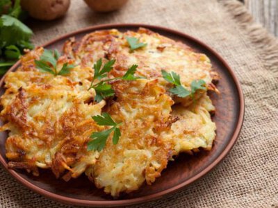 Під хрусткою скоринкою — вибух смаку: чому всі шукають цей рецепт?