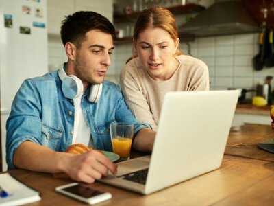 6 ознак, що чоловік недооцінює твій інтелект