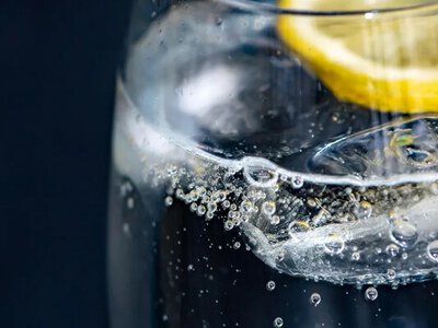 Що станеться з тілом, якщо пити воду з лимоном щодня: 6 реальних змін 