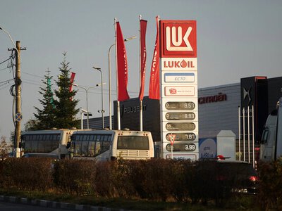 США послабили санкції проти «Лукойлу»: операції з АЗС дозволили до кінця квітня