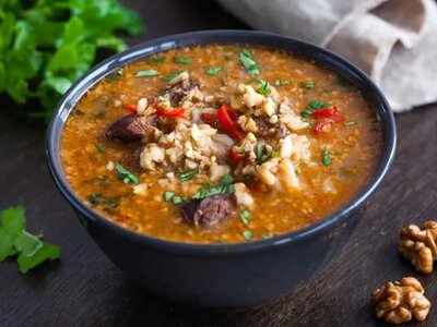 Харчо по-домашньому: суп, від якого всі просять добавки