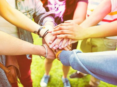 Людина, яка знайде все: в Україні відзначають День волонтера