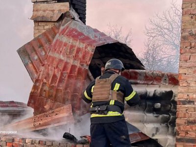 Уражено цивільний об’єкт та критичну інфраструктуру: ворог атакував Чернігів та райони (Фото)