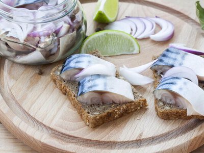 Як правильно засолити скумбрію: найпростіший спосіб приготувати улюблену рибу